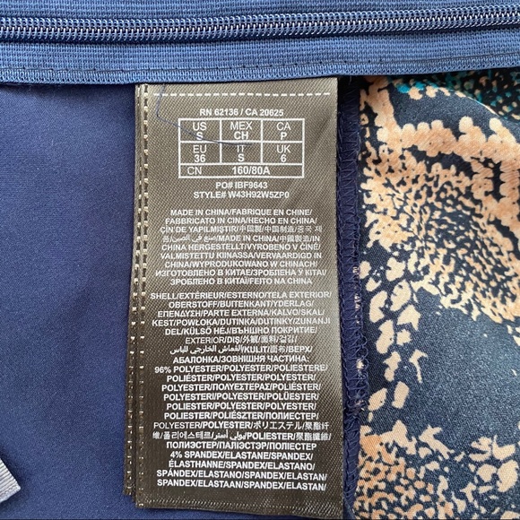 Guess halter top - Picture 6 of 6